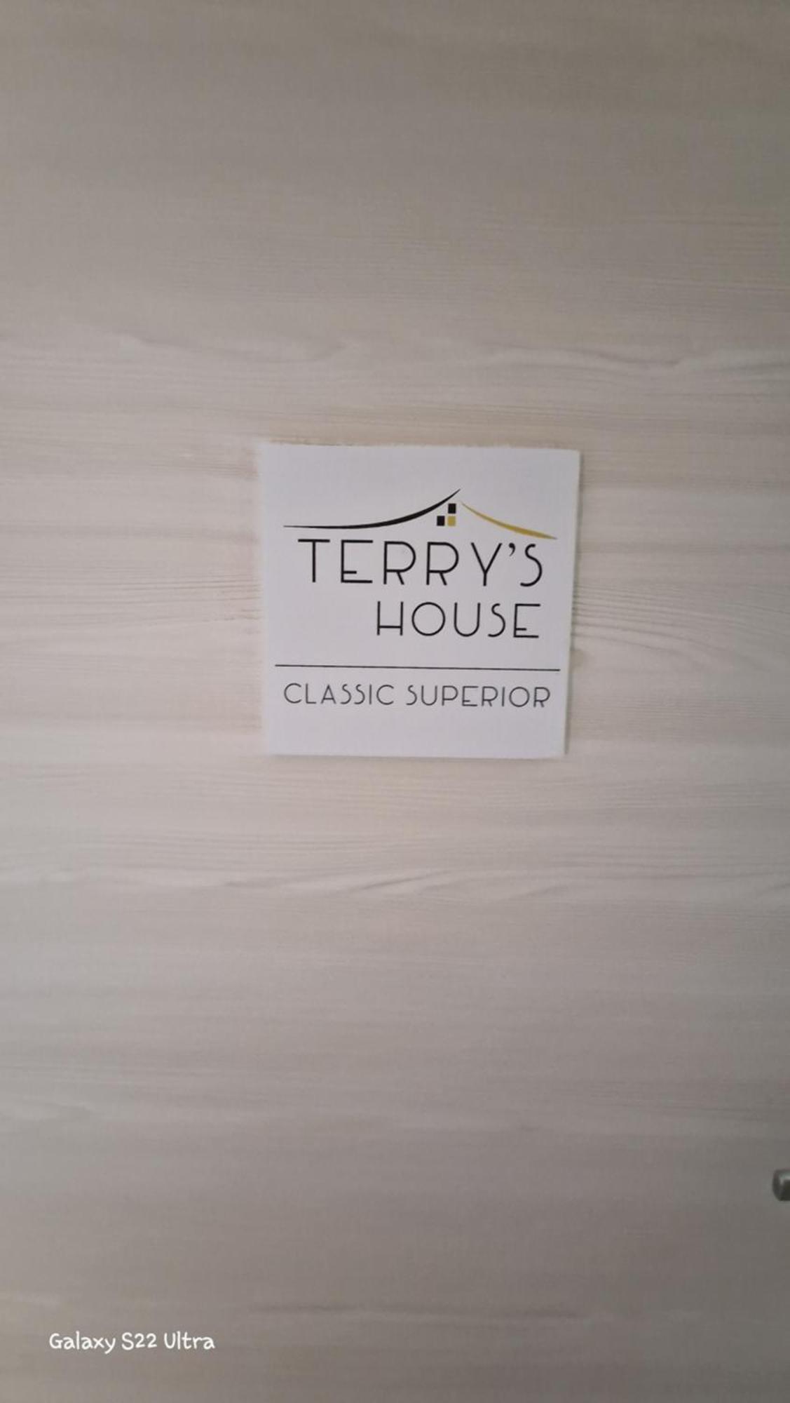 ホテル Terry'S House ヌーオロ エクステリア 写真