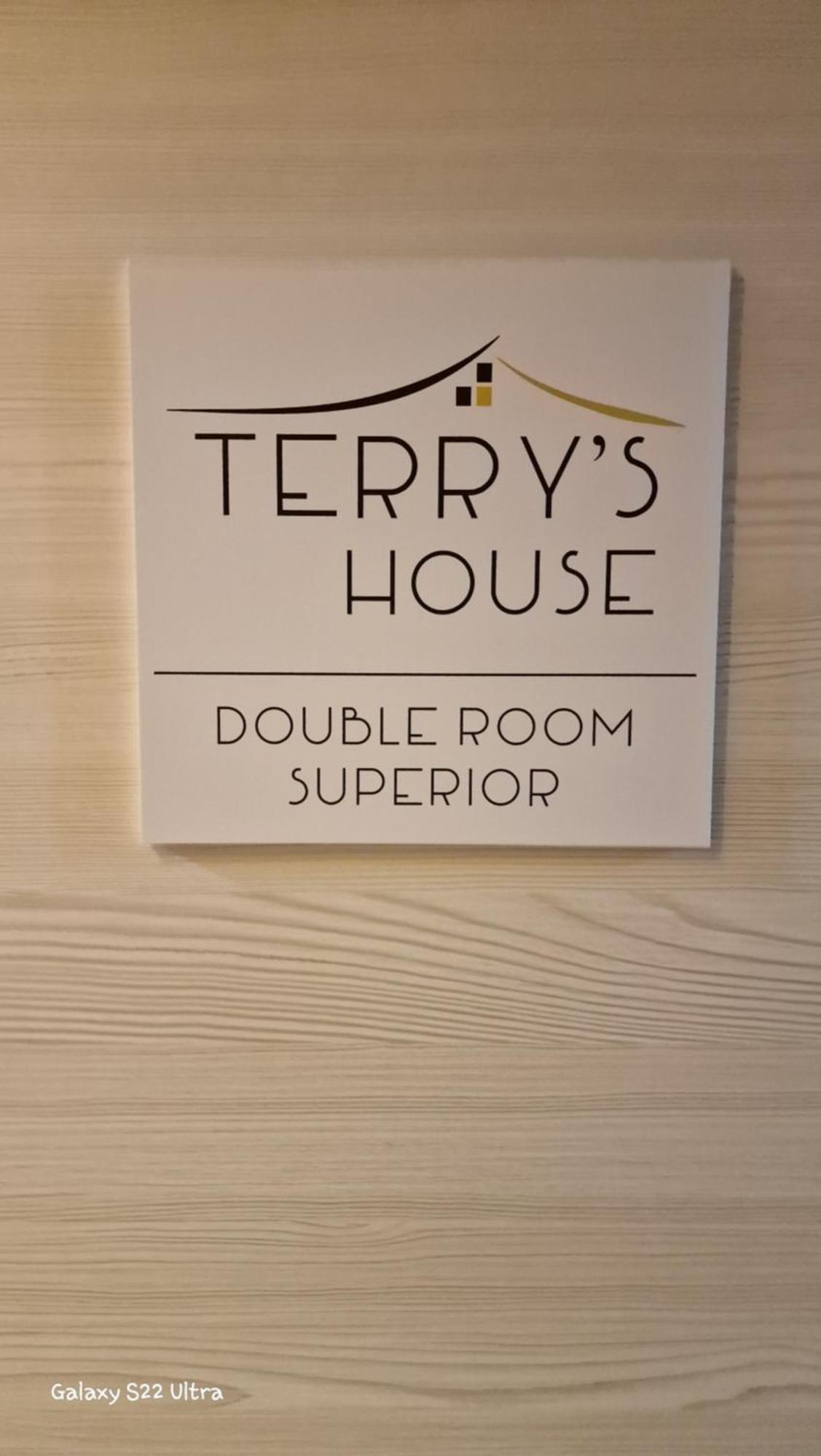 ホテル Terry'S House ヌーオロ エクステリア 写真